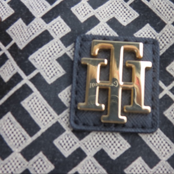 Tommy Hilfiger Monogram Tote - Picture 5 of 6